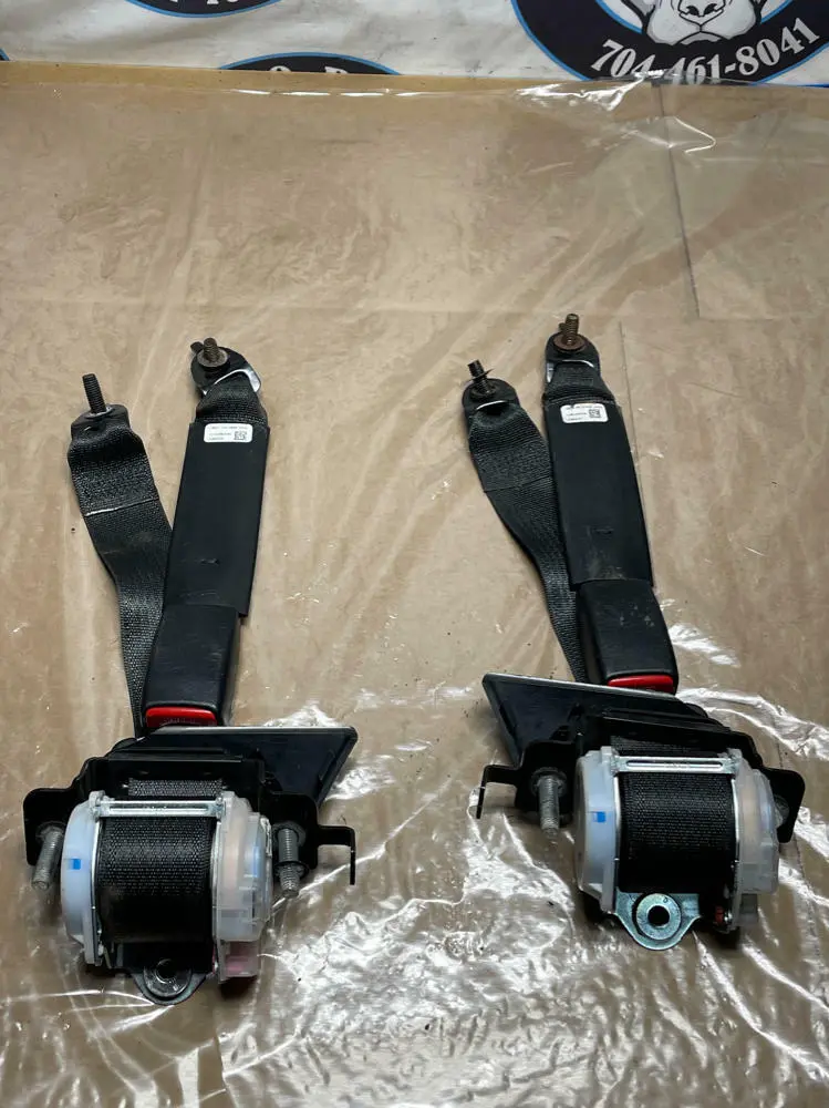 2015-17 Ford Mustang S550 Gt Rear Seat Belt Pair- Coupe 227 1
