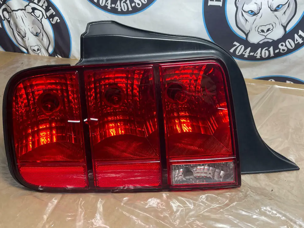 2007-09 Ford Mustang Gt500 Kr 1800 Miles Oem Driver Tail Light 226 1