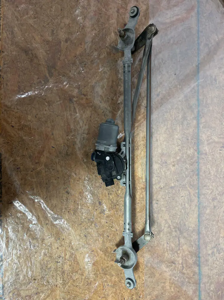 2016-23 Chevrolet Camaro Ss Wiper Arm Assembly- W/ Motor 199 1