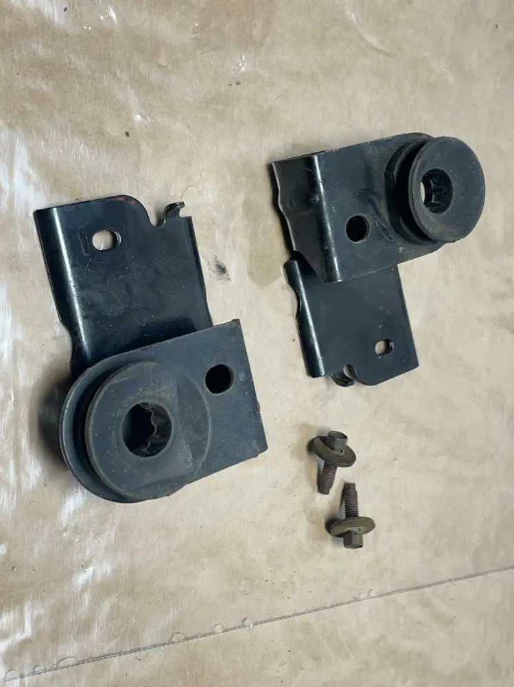 1999-04 Ford Mustang Svt Gt Radiator Mounts 233 1