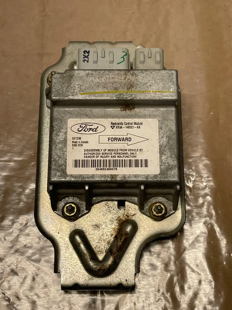 1999-04 Ford Mustang Module (Xr3a-14B321-Ab) 233 1