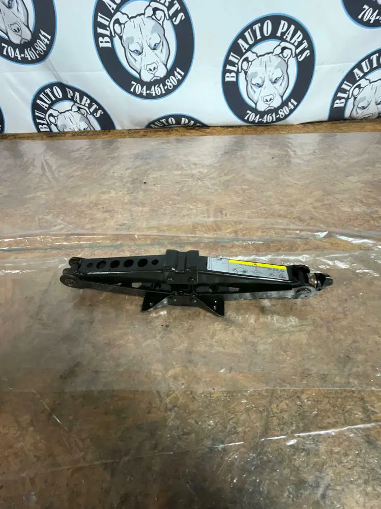2018-23 Ford Mustang Gt 5.0 Spare Tire Jack 223 1