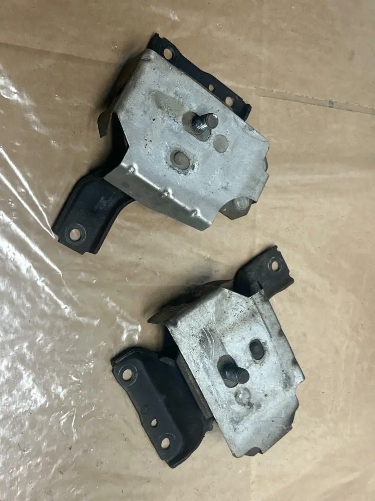 2003-04 Ford Mustang Svt Cobra 4.6 4V Motor Mount Pair 235 1