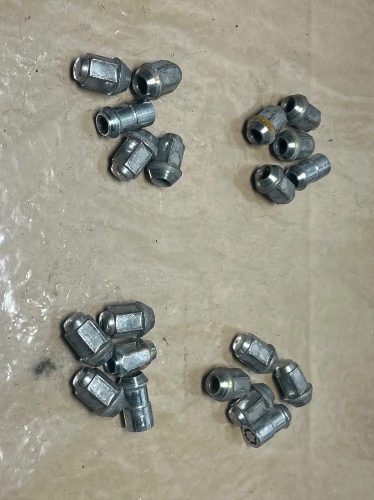 2003-04 Ford Mustang Svt Cobra Lug Nut Set 235 1