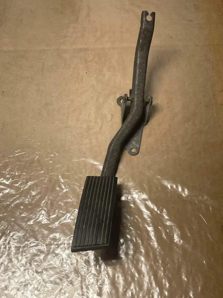 1999-01 Svt Cobra Oem Gas Pedal 234 1