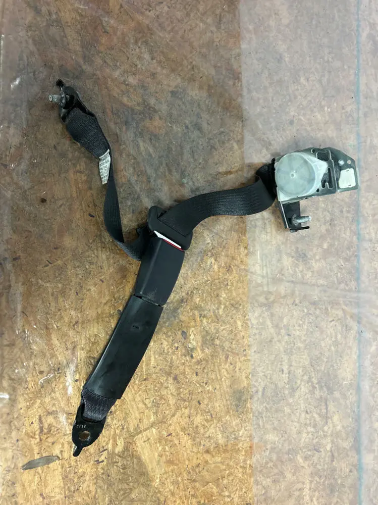 2011-14 Ford Mustang Gt Rear Left Seat Belt W/ Buckle (X1) 231 1