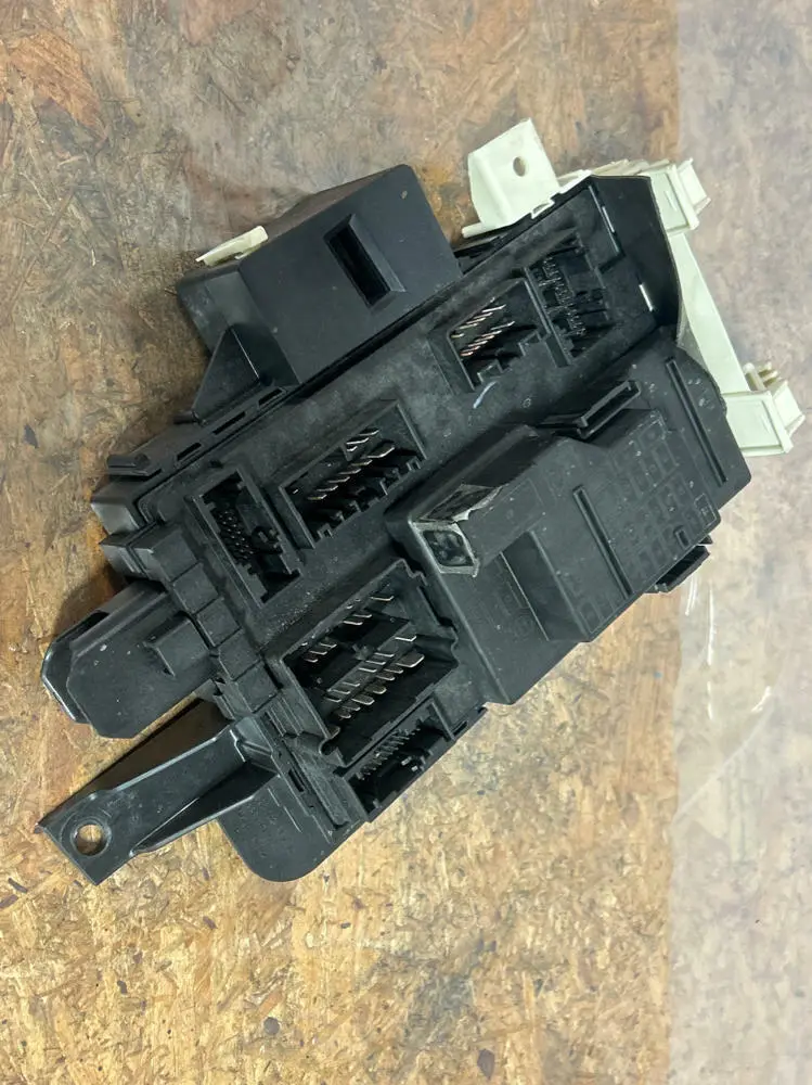 2011-14 Ford Mustang Gt 5.0 6R80 Body Control Module 231 1