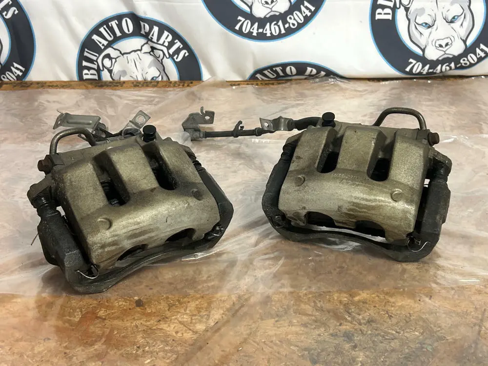 2011-14 Ford Mustang Gt Front Brake Calipers Pair (Base Model) 231 1