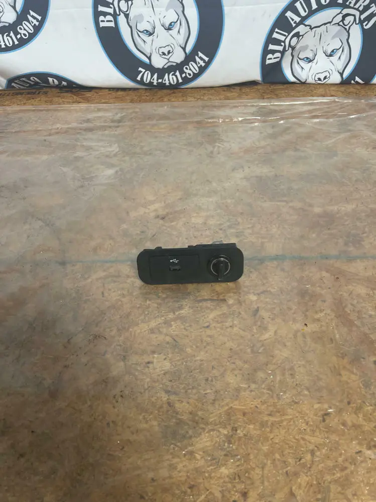 2015-23 Ford Mustang Gt Charing Block- For Center Console Media Hub 248 1