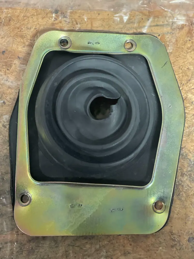 1999-04 Ford Mustang Gt Bullitt Tremec Tr3650 Shift Boot Isolator- 51K Miles 257 1