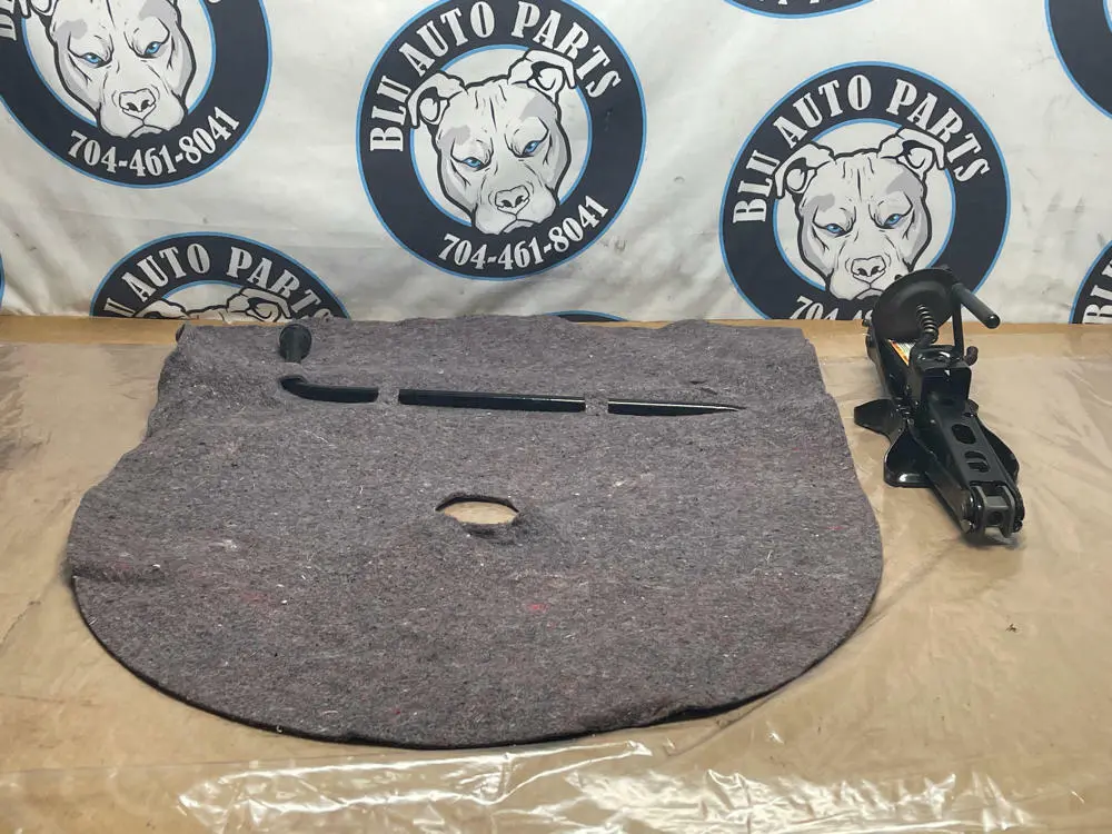 1999-04 Ford Mustang Gt Bullitt Spare Tire Tool Kit 257 1