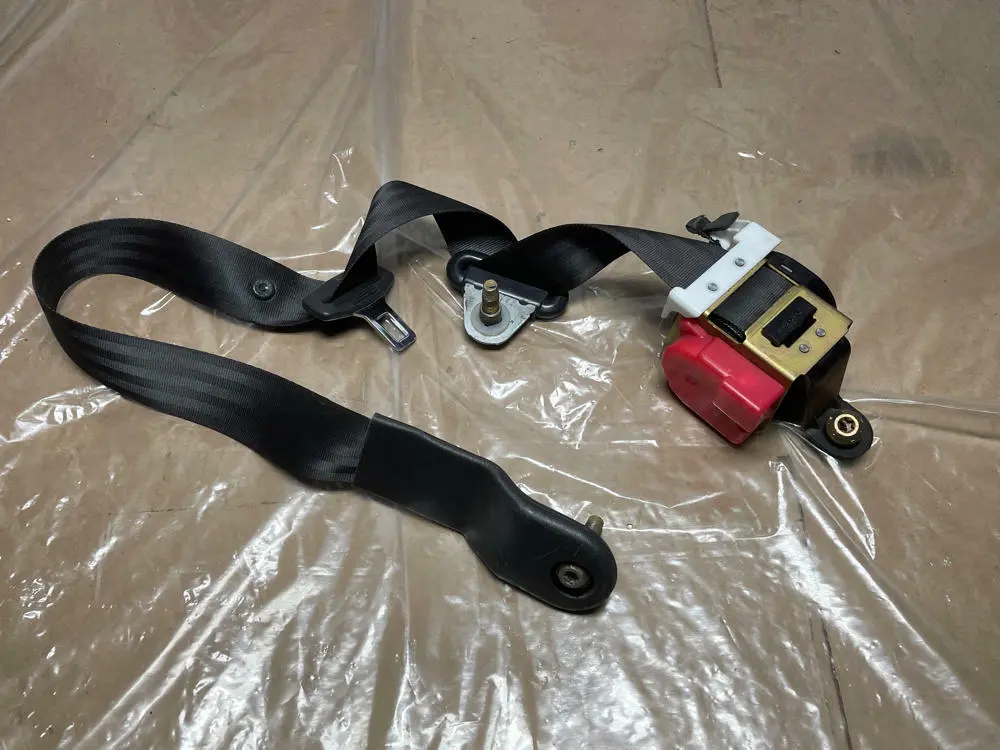 2003-04 Ford Mustang Svt Cobra Front Lh Driver Seat Belt- For Coupe 270 1