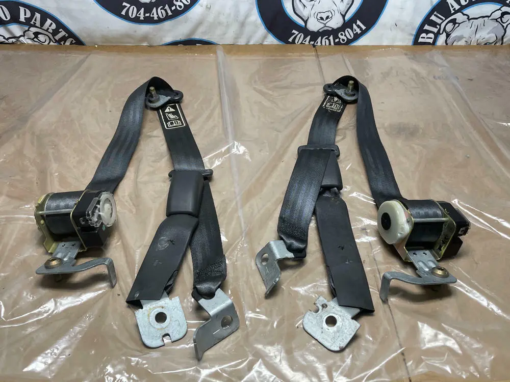 2003-04 Ford Mustang Svt Cobra Rear Seat Belt Pair- For Coupe, Low Miles 270 1
