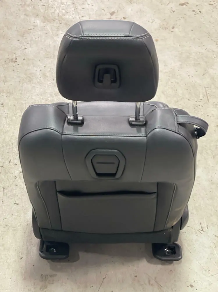 2015-17 Ford Mustang Gt Leather Front Rh Seat- Power Rail, Good Bags 264 1