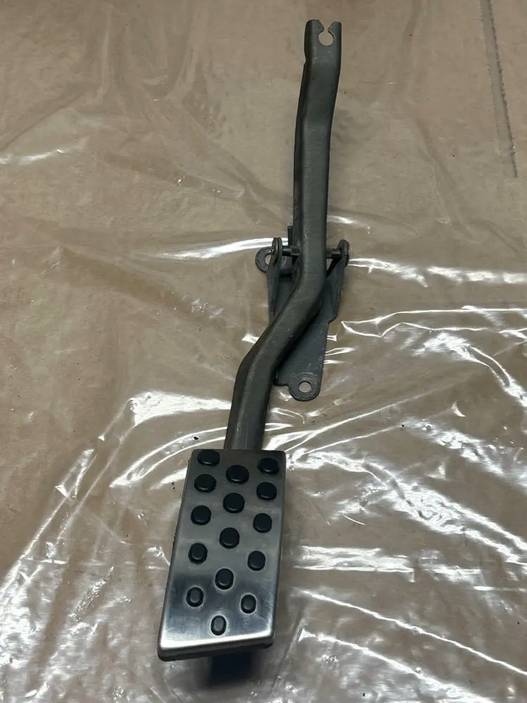 2003-04 Ford Mustang Svt Cobra Oem Gas Pedal Low Miles 270 1