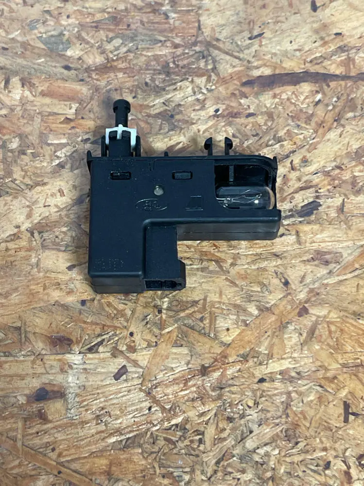 2015-17 Ford Mustang Gt Glove Box Lighting Module 264 1