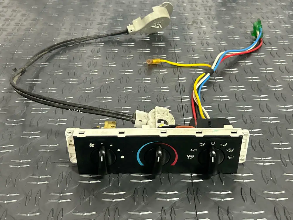 1999-04 Ford Mustang Gt Saleen Hvac Control Panel W/ Knobs 245 1