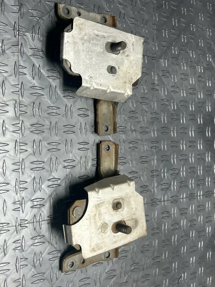 1999-04 Ford Mustang Gt Saleen Oem Motor Mounts 245 1
