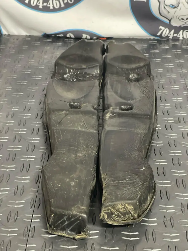 2015-23 Ford Mustang Gt Front Fender Insulation Pair 241 1
