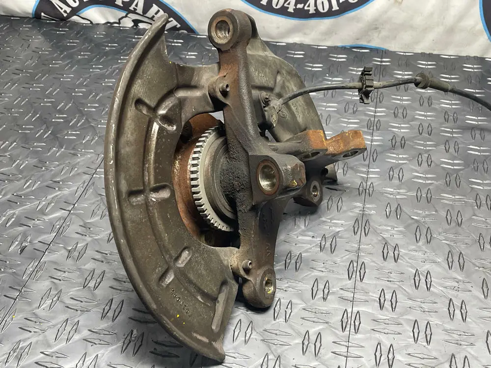 2003-04 Ford Mustang Svt Cobra Rh Front Spindle Hub 255 2