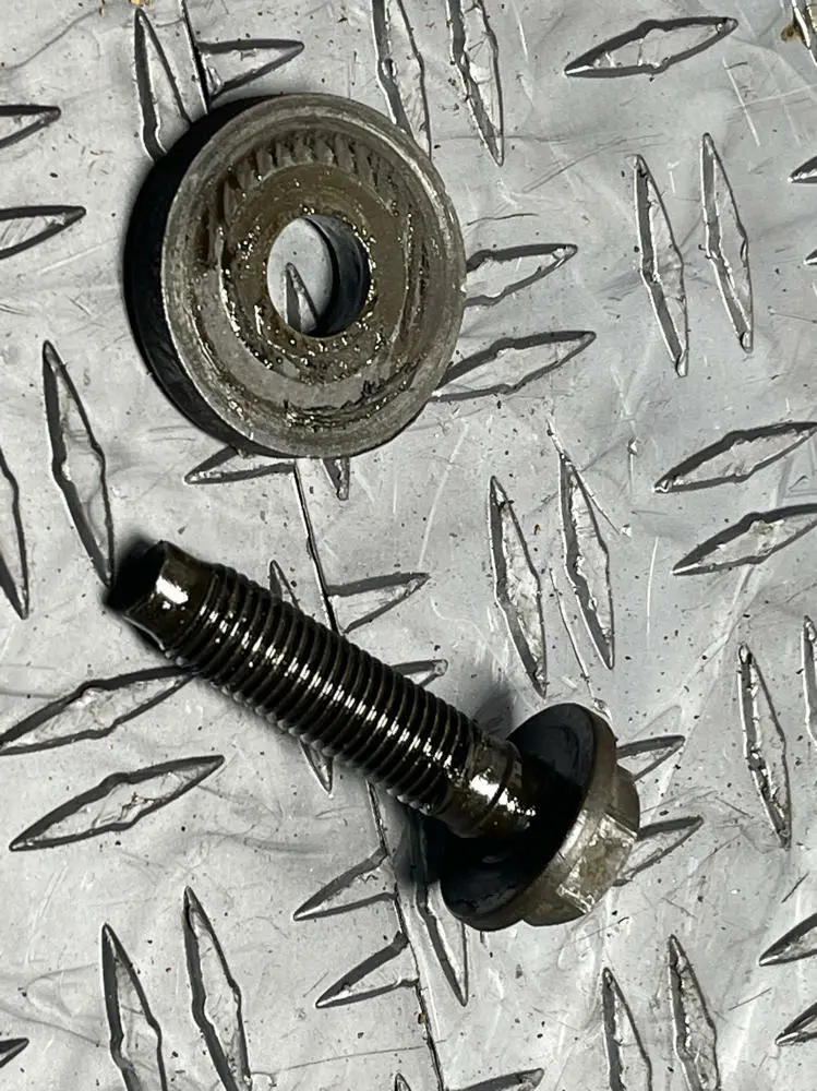 1999-04 Ford Mustang Gt/Saleen 4.6 2V Crank Pulley & Bolt 243 2