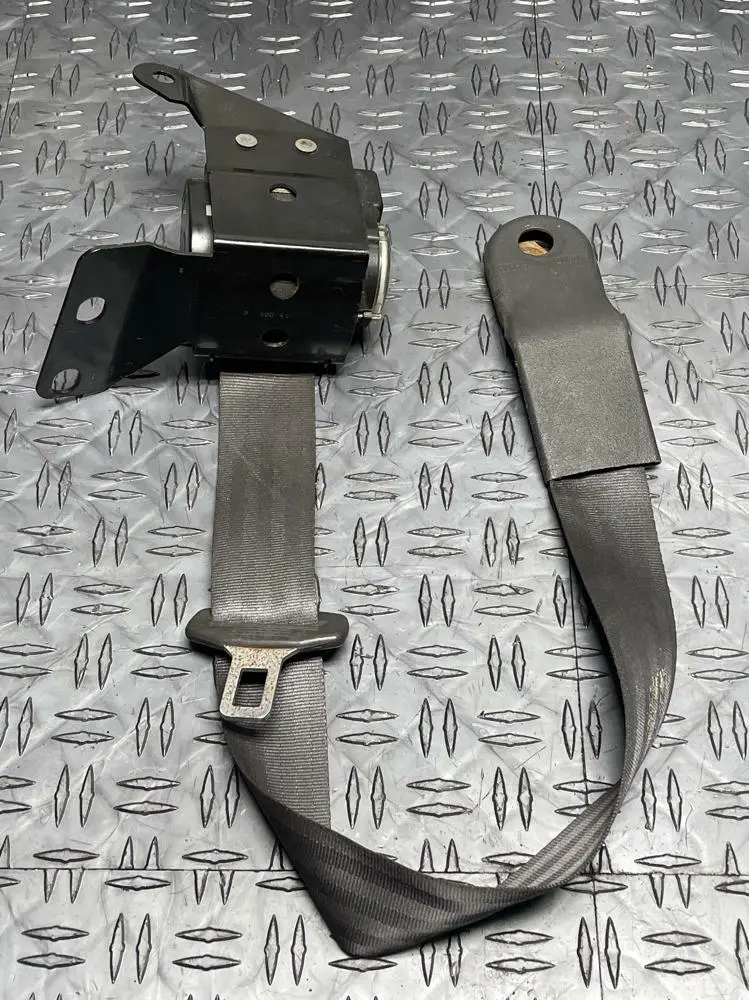 1999-04 Ford Mustang Gt/Saleen Pass. Front Rh Seat Belt- For Vert 243 1