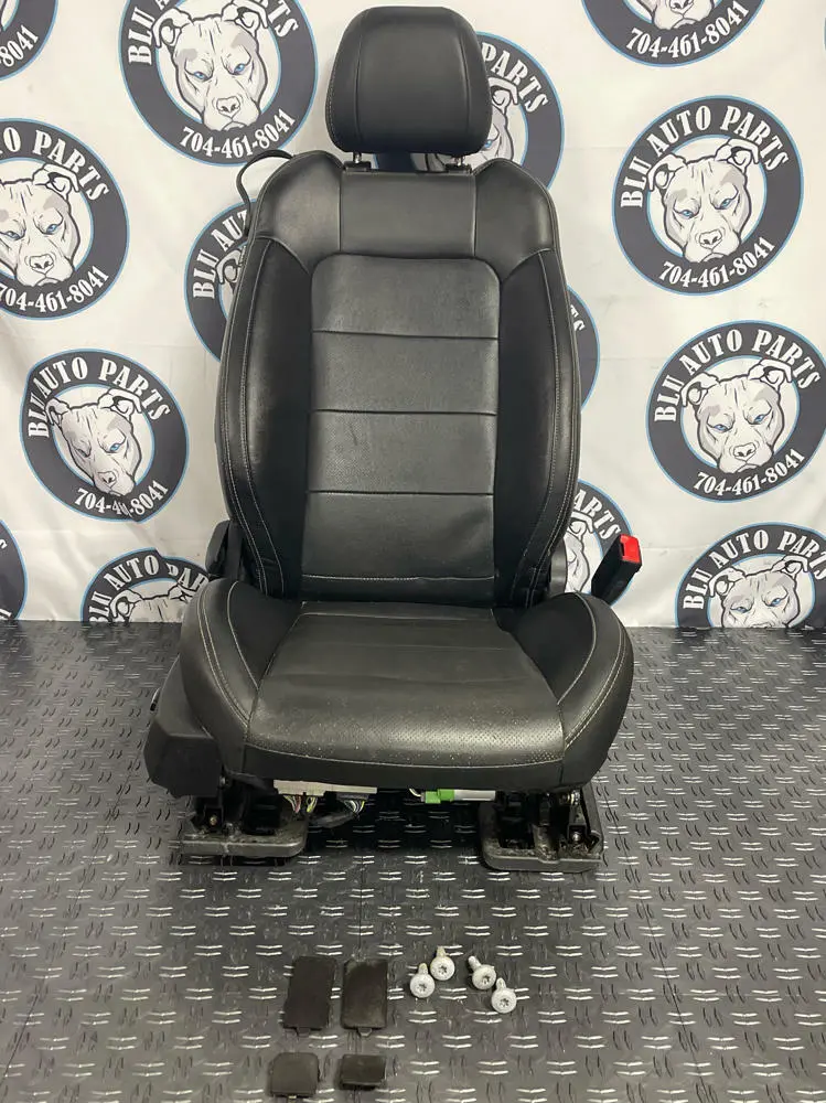 2015-17 Ford Mustang Front Pass. Rh Seat- Leather, Heated/Cooled, Good Bags 1
