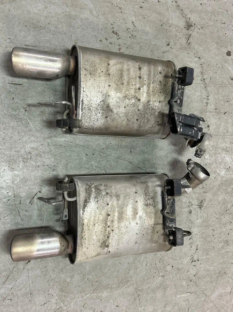 2013-14 Ford Mustang Gt/Cs Oem Mufflers Lh Rh Pair 259 1