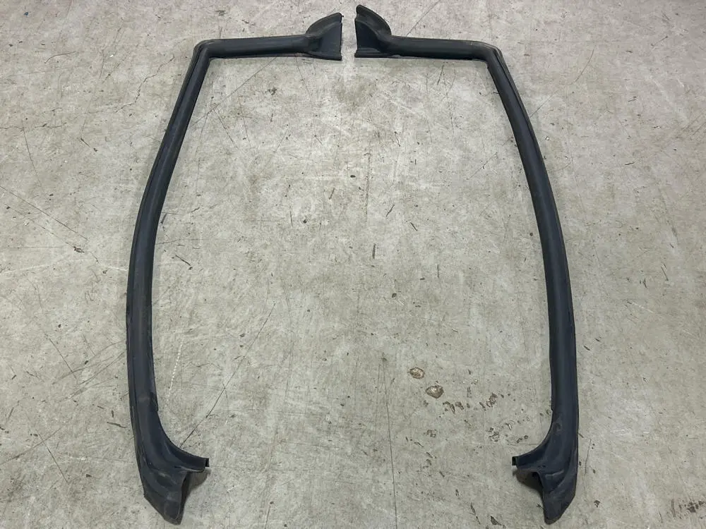 2013-14 Ford Mustang V6 Gt Door Weather Stripping Set 259 1
