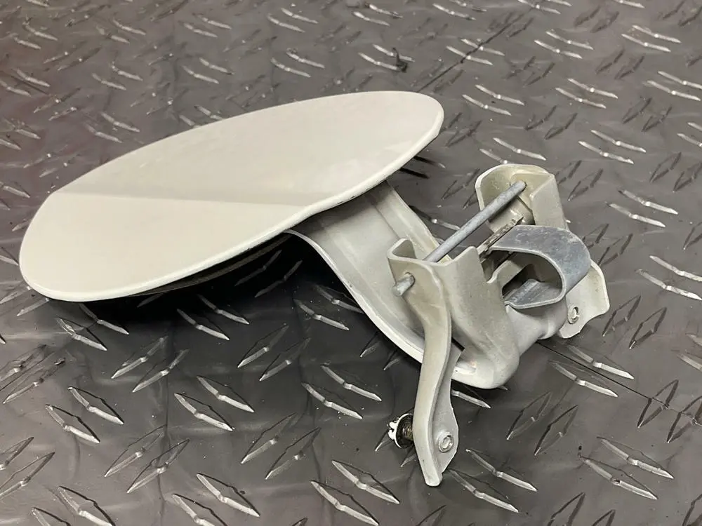 2013-14 Ford Mustang Fuel Door Assembly (Paint Code Yz: Oxford White) 259 1