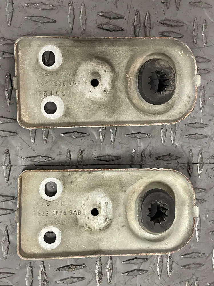 2013-14 Ford Mustang Gt Upper Radiator Brackets Pair 259 2