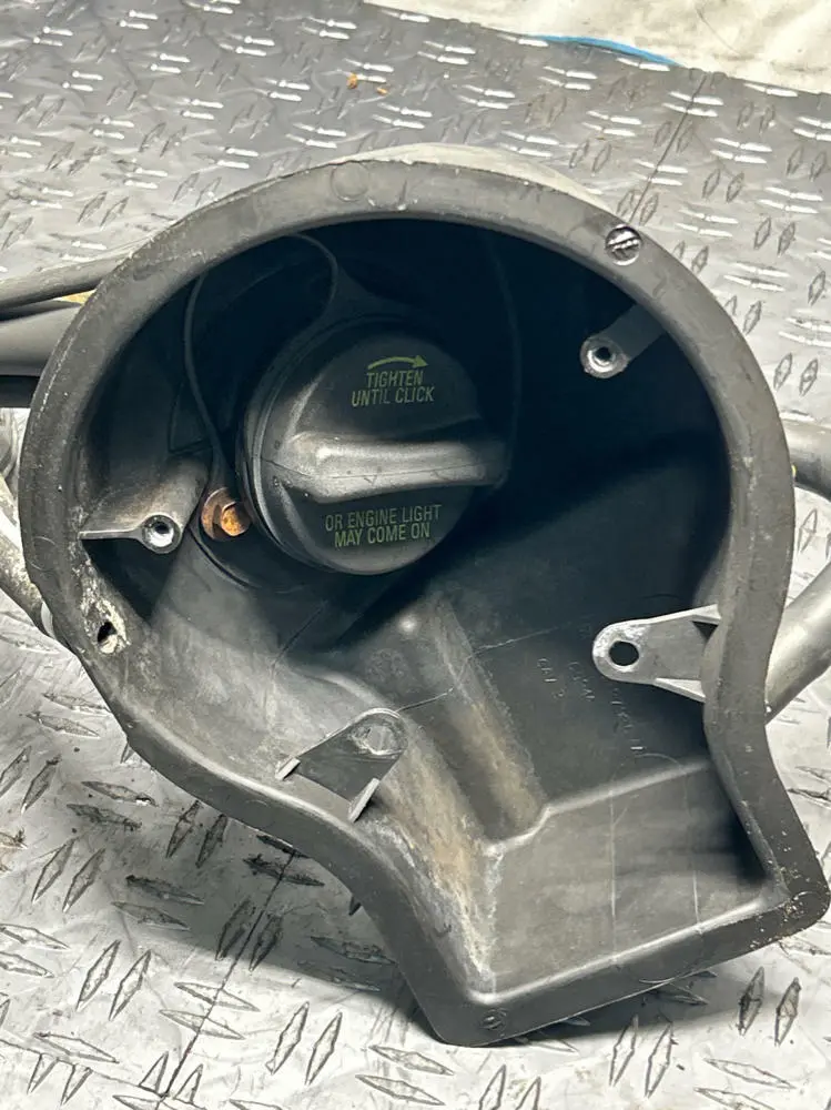 2003-04 Ford Mustang Svt Cobra Oem Fuel Filler Neck 272 2