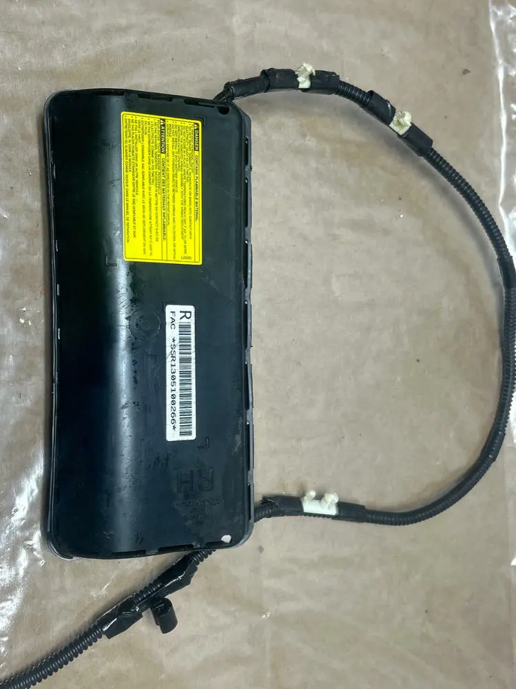 2011-14 Ford Mustang Passenger Seat (Cr33-63611D10-Aa) 232 2
