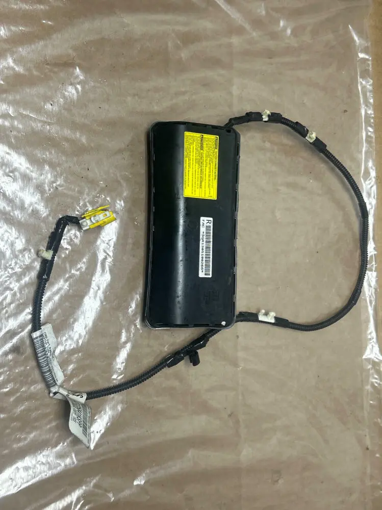 2011-14 Ford Mustang Passenger Seat (Cr33-63611D10-Aa) 232 1