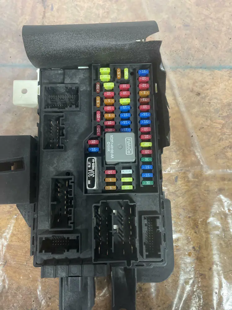 2013-14 Ford Mustang Gt Body Control Module- For Mt82 Manual 232 2