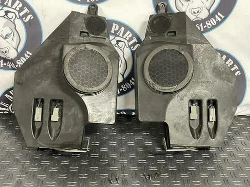 2003-04 Ford Mustang Svt Cobra Convertible Rear Speaker Boxes & Speakers 273 1