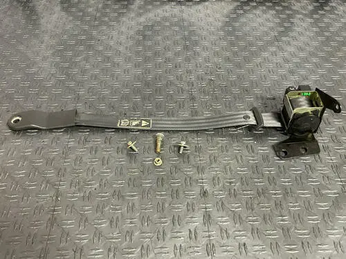 2003-04 Ford Mustang Svt Cobra Passenger Rh Front Seat Belt Convertible 273 1