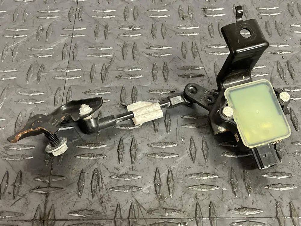2018-23 Ford Mustang Front Rh Magnaride Actuator 1