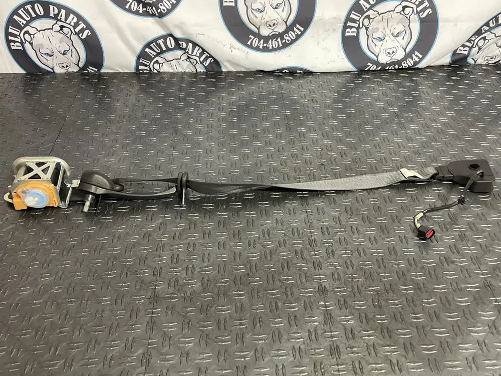 2011-12 Ford Mustang Front Right Seat Belt- For Coupe 266 1