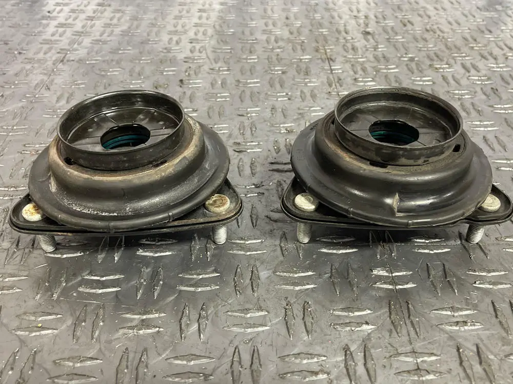 2015-23 Ford Mustang Strut Tops Pair Lh Rh 1