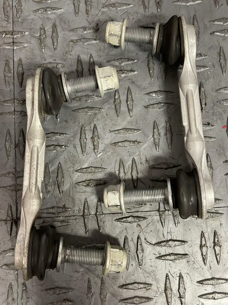2018-23 Ford Mustang Gt Oem Rear Sway Bar Links 275 1