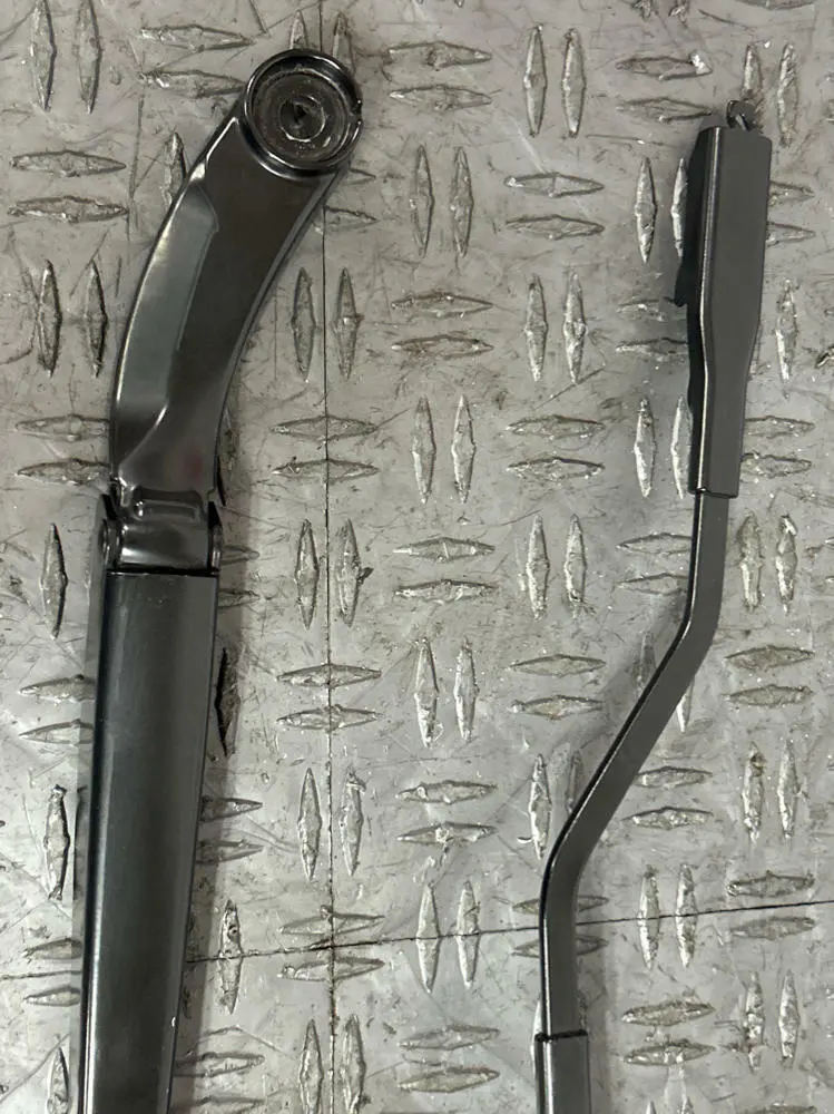2018-23 Ford Mustang Gt Exterior Wiper Arm Pair 275 2