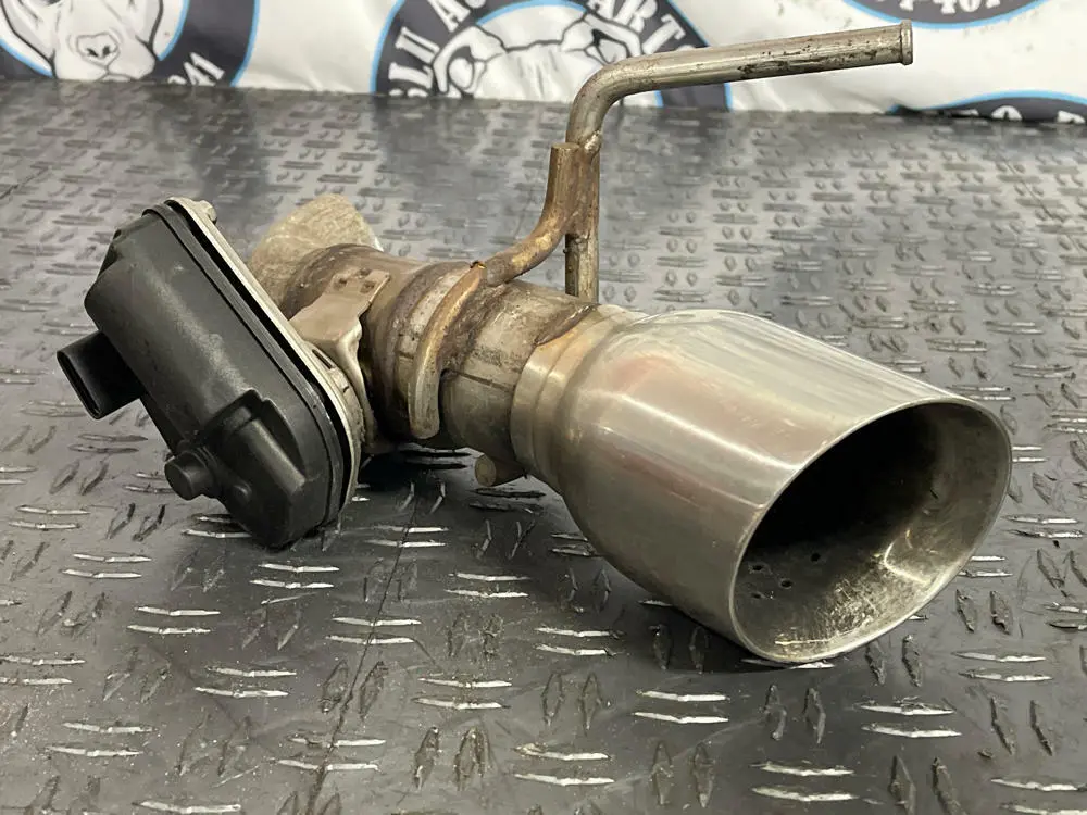 2016-24 Chevrolet Camaro Outer Lh Exhaust Tip (X1) & Active Exhaust Actuator 261 1
