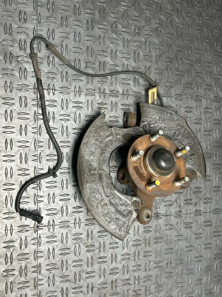 1999-04 Ford Mustang Gt/Bullitt Front Lh Driver Spindle Assem. 271 1