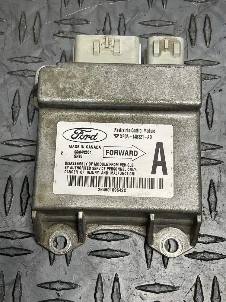 1999-04 Ford Mustang Gt "Xr3a-14B321-Ad" Module 271 1