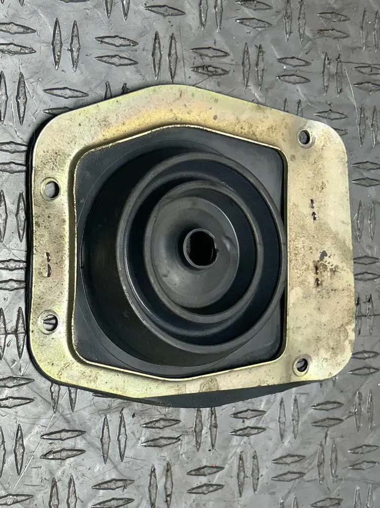 1999-04 Ford Mustang Shifter Isolater Plate- Nice 271 1