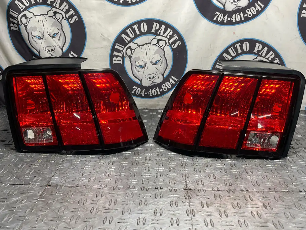 1999-04 Ford Mustang Oem Rear Tail Light Pair 282 1