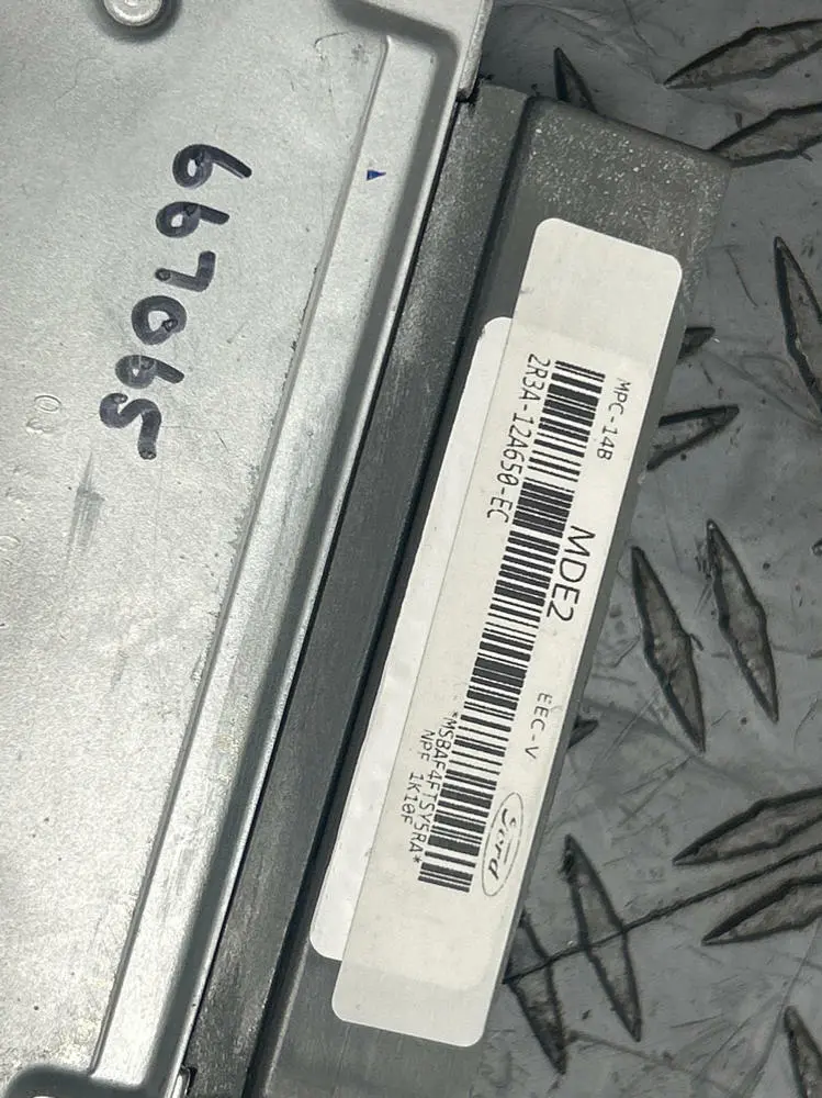 2001+ Ford Mustang Gt 4.6L V8 5-Speed Ecu (Mde2) 282 2
