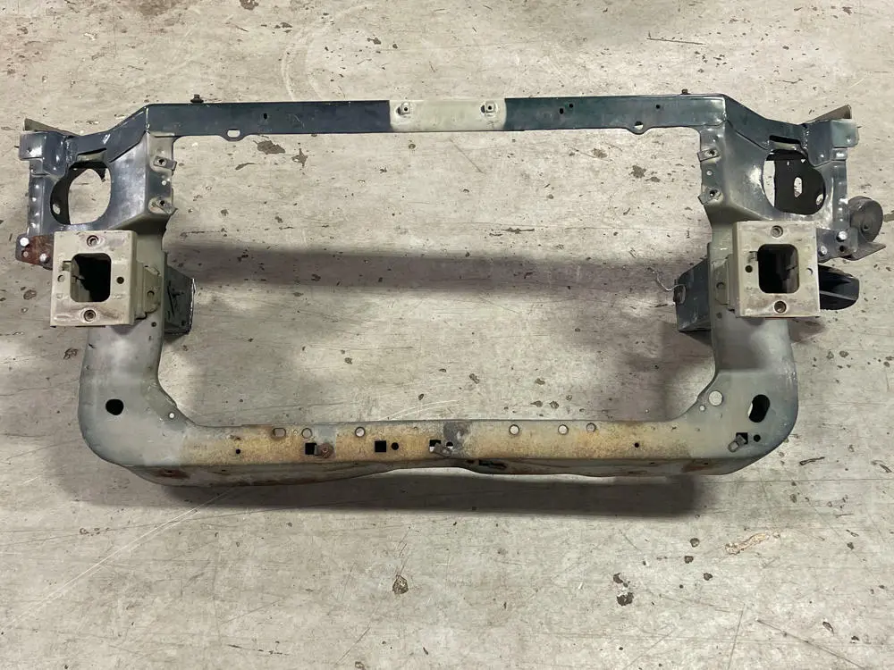 1999-04 Ford Mustang Gt/Bullitt Core Support Clip (Code Px) 271 1
