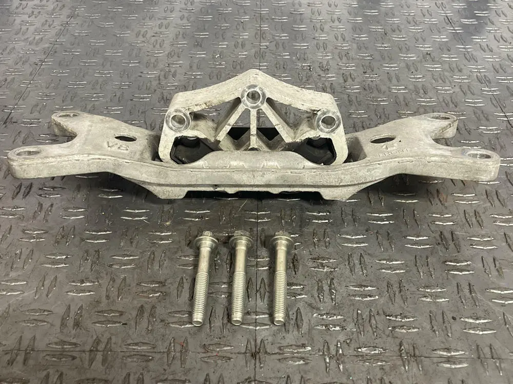 2015-23 Ford Mustang Mt82 Transmission Mount 278 1